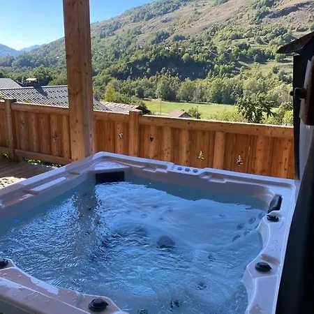 Savoyard D'exception Avec Piscine Chauffee شاليه *