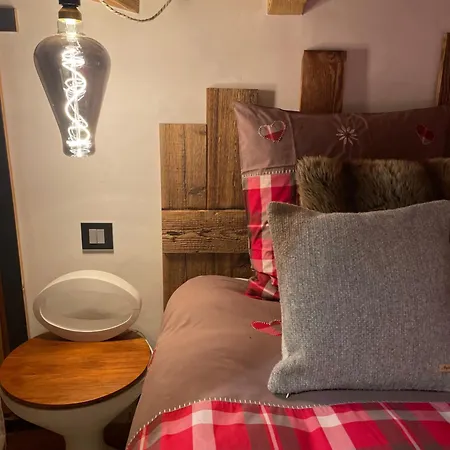 Chalet Savoyard D'exception Avec Piscine Chauffée *